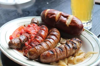 Milwaukee Food Tour with Beer and Cheese