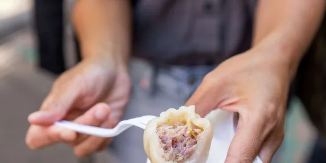 New York City Food and History Walking Tour - Image 6