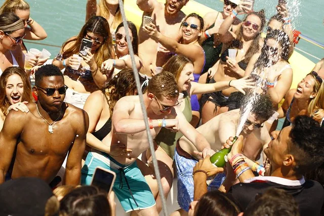 Miami Party Boat Tour - Image 3