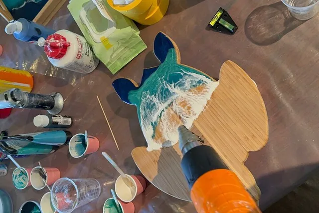 Paia Epoxy Resin Cheese Board Art Class 90 min - Image 4