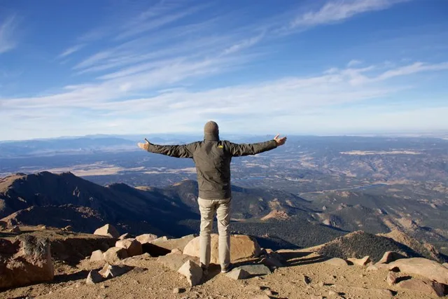Colorado Springs Private Tour of Pikes Peak and Garden of the Gods - Image 1