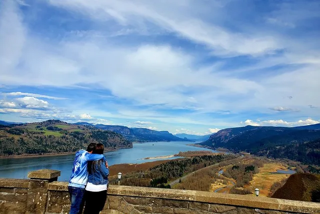 Portland Columbia River Gorge Waterfalls Tour - Image 6
