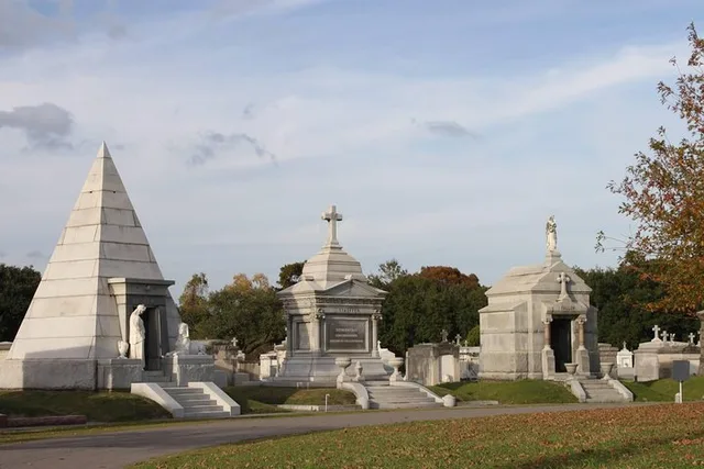 New Orleans Metairie Cemetery Walking Tour - Image 5