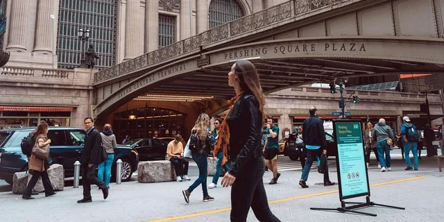 New York City Sightseeing Tour: Times Square & Grand Central - Image 4