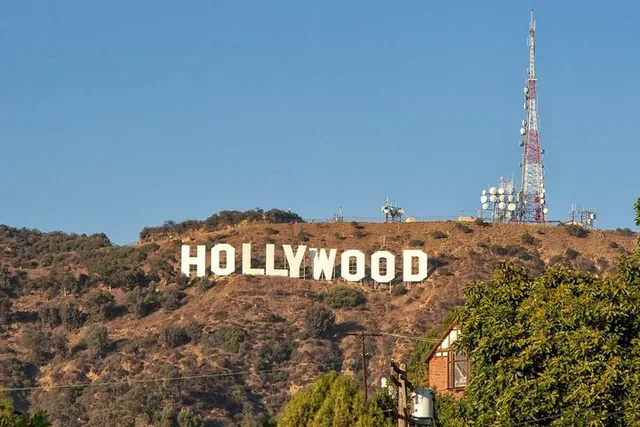 Hollywood Private Day Tour with Studio and Lunch - Image 2