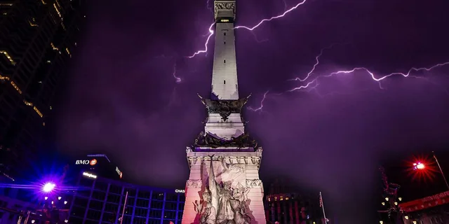 Indianapolis Ghost Tour: Wicked Wraiths of White River - Image 1