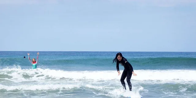 Los Angeles Surf Lesson - Image 2