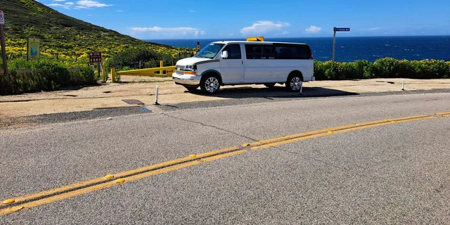 Malibu Wine, Food, and Beach Tour by Open-Air Bus - Image 6