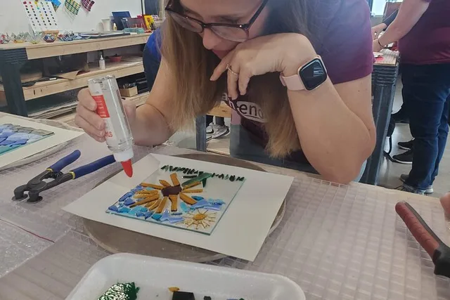 Everett Glass Fusing Session - Image 3