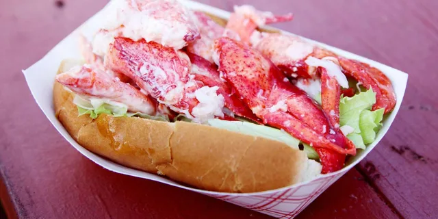 Brooklyn DUMBO Food and Culture Tour 2 hr - Image 2