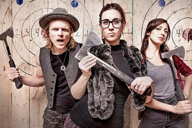 Syracuse Axe Throwing Experience 1 hr - Image 1