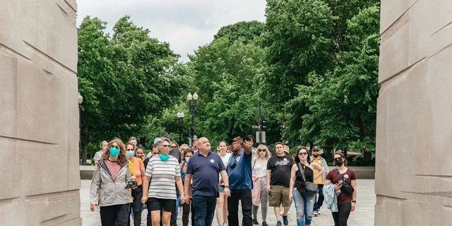 Washington DC Guided Tour with Scenic River Cruise - Image 6