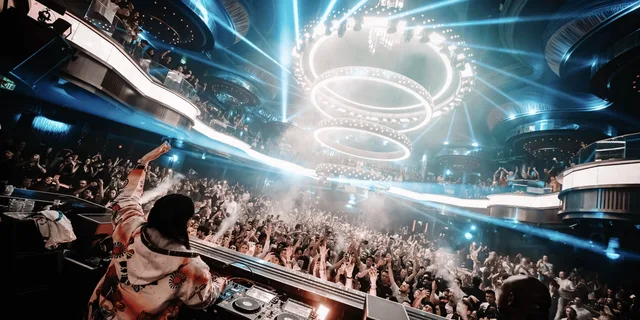 Las Vegas Club Crawl with Party Bus - Image 3
