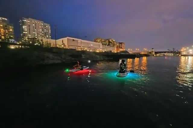 Chicago Paddleboard Sunset Experience - Image 3