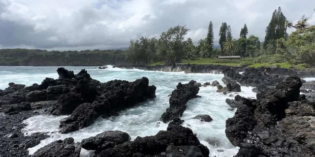 Maui Road to Hana and Haleakalā Sunset Jeep Tour - Image 3