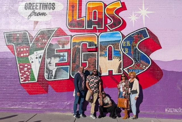 Las Vegas Bars and Dining Limo Experience - Image 2