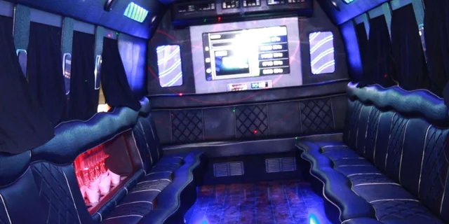 Las Vegas EDM Pool Club Crawl with Party Bus 3.5 hr - Image 2
