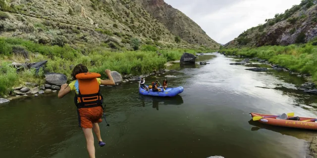 Taos Rio Grande Whitewater Rafting Adventure 3 hr - Image 3