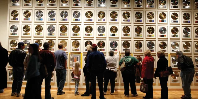 Nashville Country Music Hall of Fame and Museum Admission - Image 1