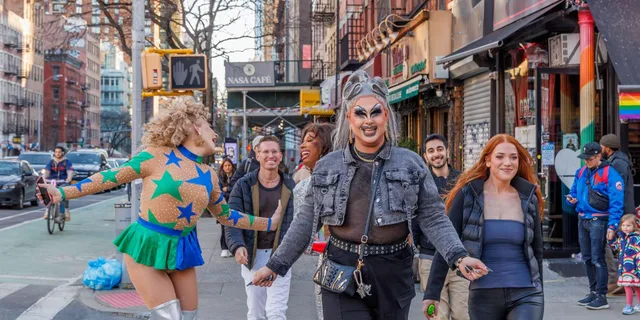 New York City Drag Queen Night Out - Image 1
