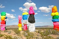 Las Vegas Slingshot Tour to 7 Magic Mountains thumbnail 5