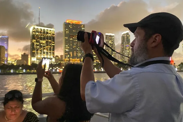 Miami Biscayne Bay Star Island Sightseeing Cruise - Image 5