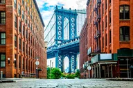 Brooklyn Bridge Walking Tour in DUMBO thumbnail 1