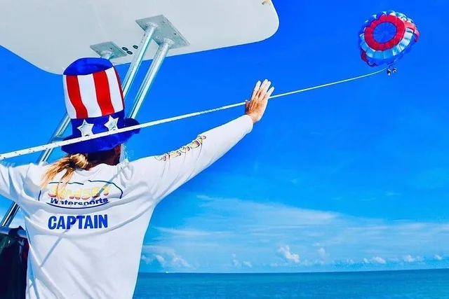 Key West Parasailing at Smathers Beach 60 min - Image 2