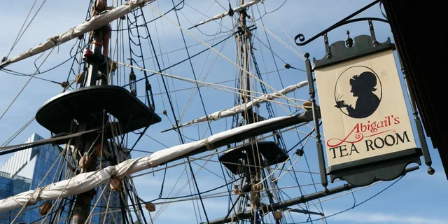 Boston Tea Party Ships and Museum Interactive Tour - Image 2