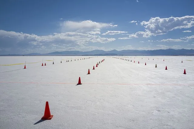 Salt Lake City Bonneville Salt Flats Tour Half Day - Image 3