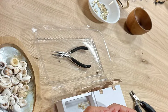 Maui Jewelry Making Class with Puka Shells and Pearls - Image 4