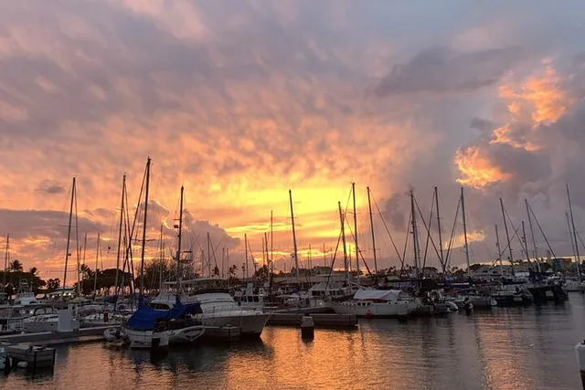 Honolulu Boat Cruise at Sunset - Image 2