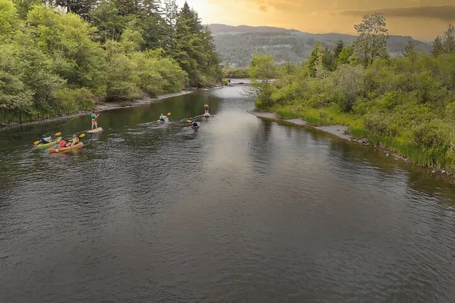 Columbia River Gorge Kayak Tour - Image 3