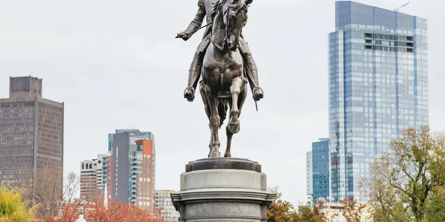 Boston Walking Tour of Freedom Trail, Beacon Hill & Back Bay - Image 4