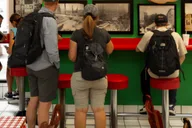 Chicago Loop Food Tour: Pizza, Dogs & Local Flavor 2 hr thumbnail 5