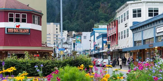 Juneau City Highlights Bus Tour - Image 2