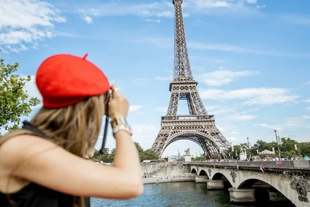 New York to Europe Private Tour Vienna Munich Paris - Image 6