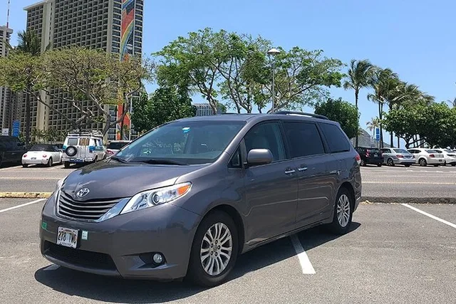 Honolulu Airport & Waikiki Hotels Private Transfer - Image 2
