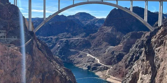 Las Vegas Hoover Dam Tour with Lunch - Image 4