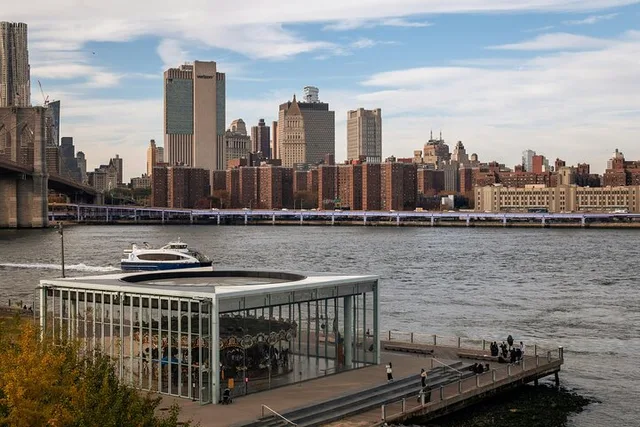 New York City Brooklyn Bridge Walking Tour - Image 1