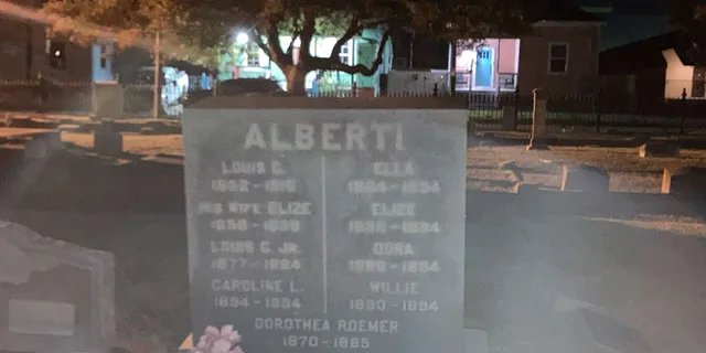 Galveston Haunted Cemetery Walking Tour - Image 4