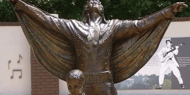 Tupelo Elvis Presley Birthplace Tour from Memphis - Image 2