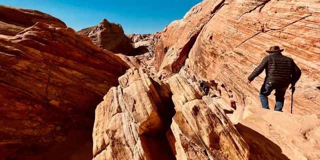 Las Vegas Valley of Fire Small Group Tour - Image 6