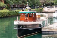 Chicago Historic Architecture River Boat Tour thumbnail 1