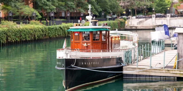 Chicago Historic Architecture River Boat Tour - Image 1