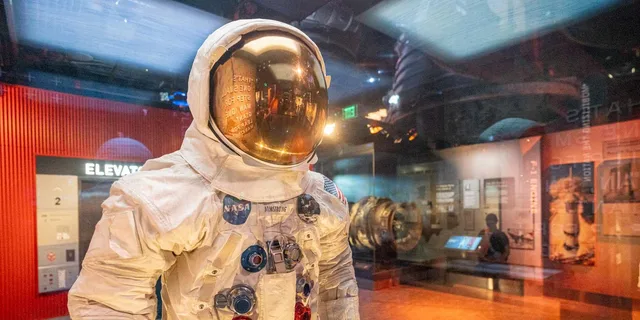 Washington DC Air & Space Museum Small-Group Tour - Image 2