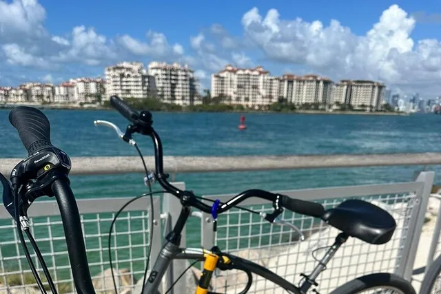 Miami Beach Art Deco Bike Tour - Image 5