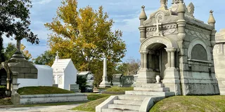 New Orleans Metairie Cemetery Tour