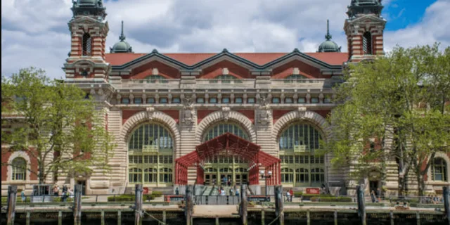 New York Statue of Liberty and Ellis Island Tour - Image 5