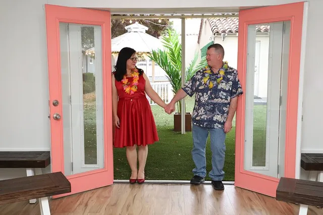 Las Vegas Vow Renewal Ceremony 45 min - Image 4